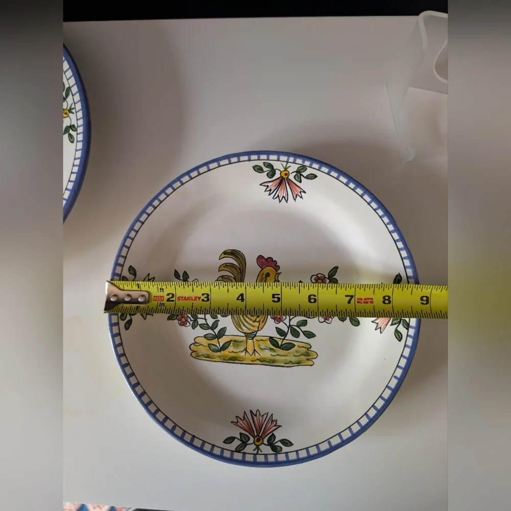 Hand-painted Villa Ceramica Dinner and Salad Plate in a Rooster Pattern